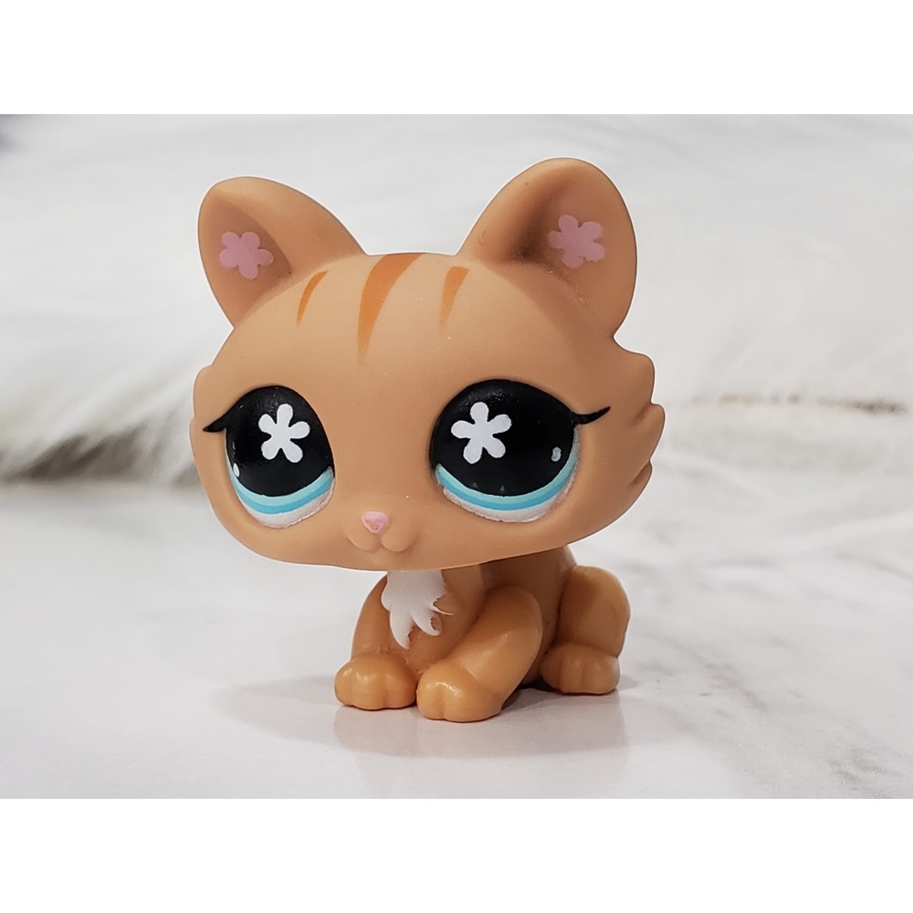 Littlest Pet Shop #649 Orange Blue Eye Crouching Kitty Cat